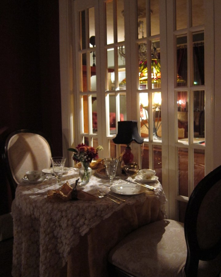 A nice spot in the breakfast room.