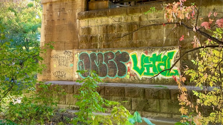 Train tracks @Etobicoke Creek